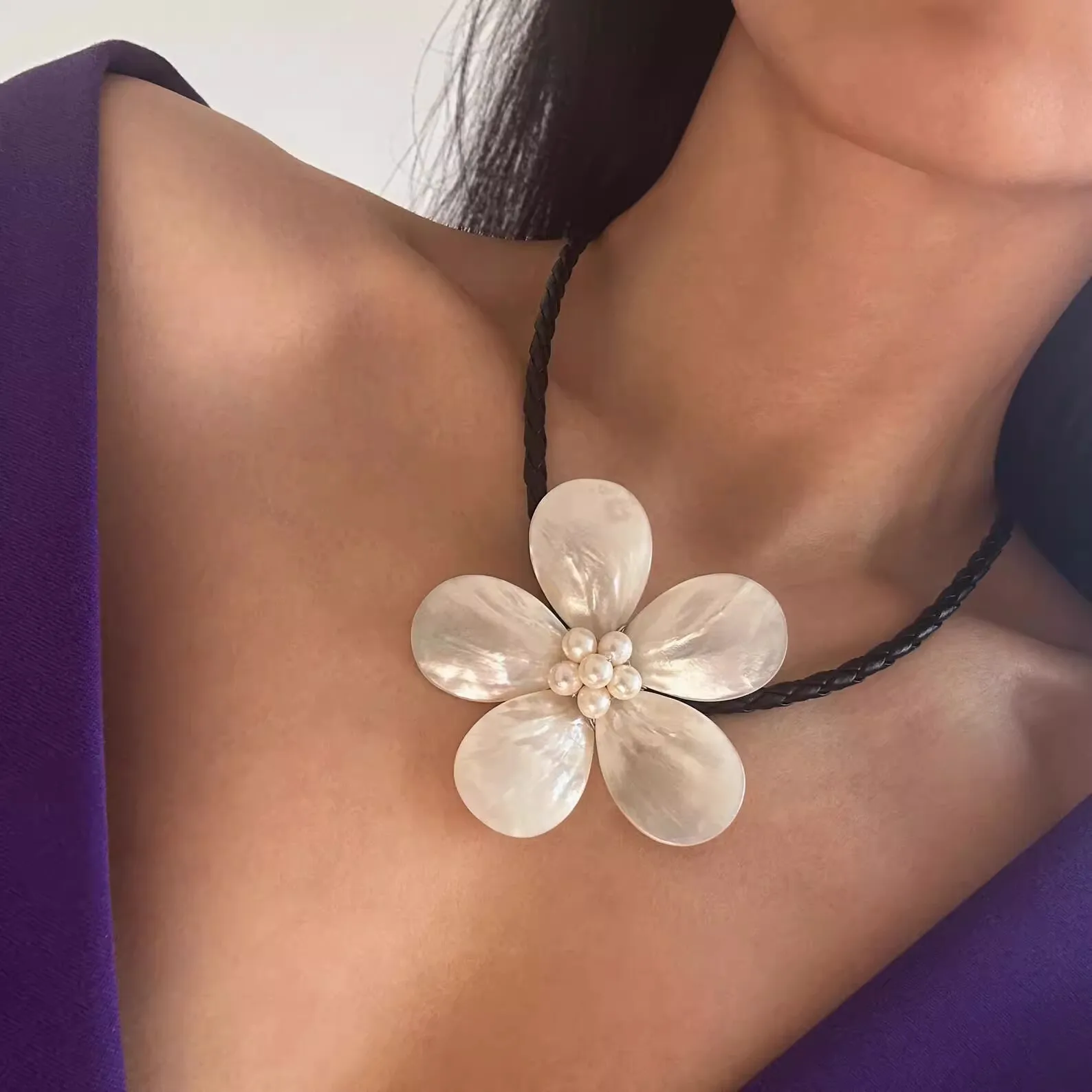 

white sea Shell Pearl flower black Handmade necklace 45cm women's party Jewelry wedding