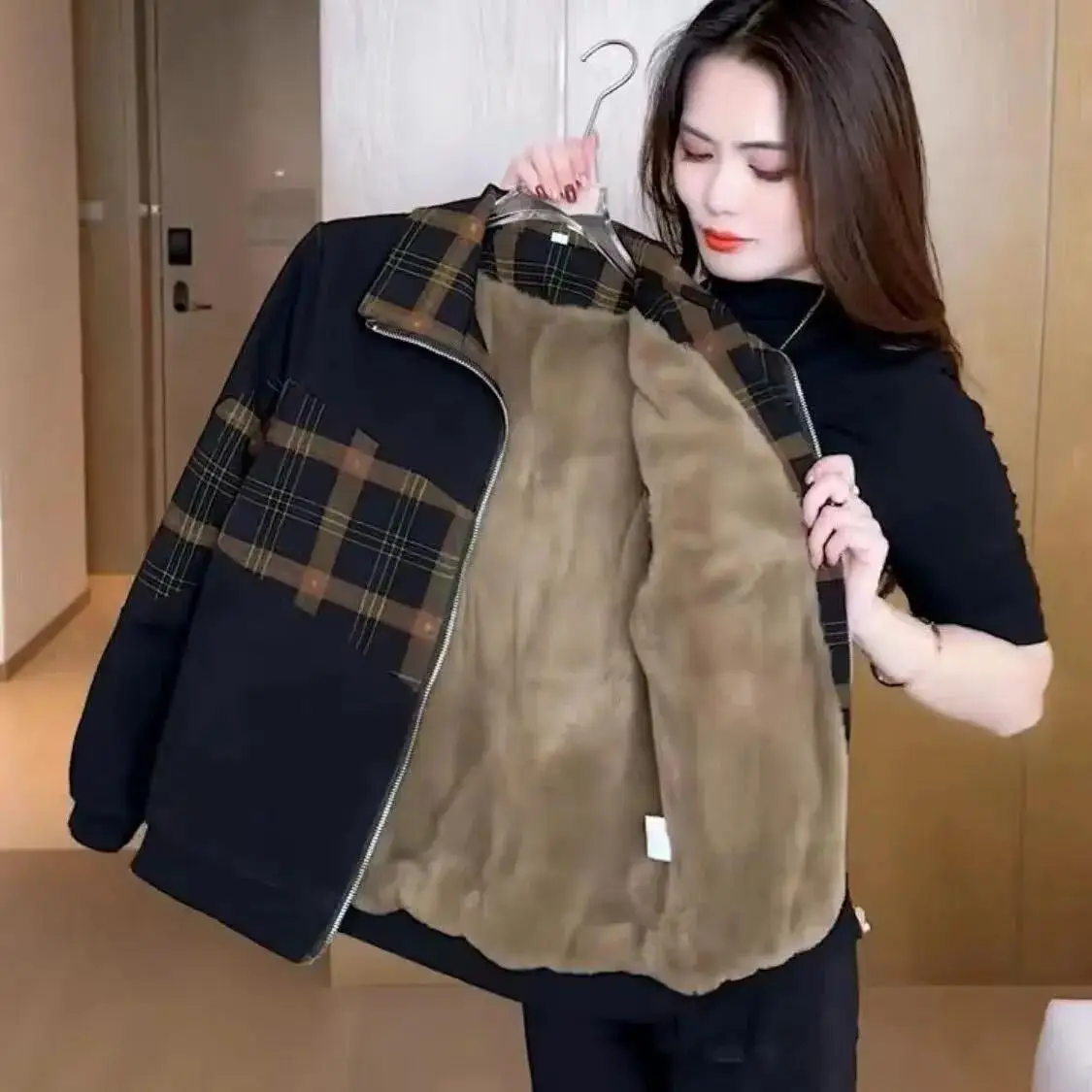 Modische, gefütterte Damenjacke, locker geschnitten, verdickt, Herbst-Winter, kariert, Reißverschluss, Stehkragen, Oberbekleidung