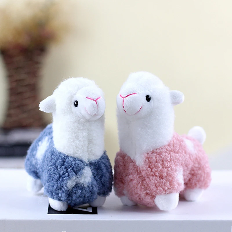 Porte-clés en peluche en forme de petits moutons, jouets en forme d'alpaga, cadeau d'anniversaire aléatoire