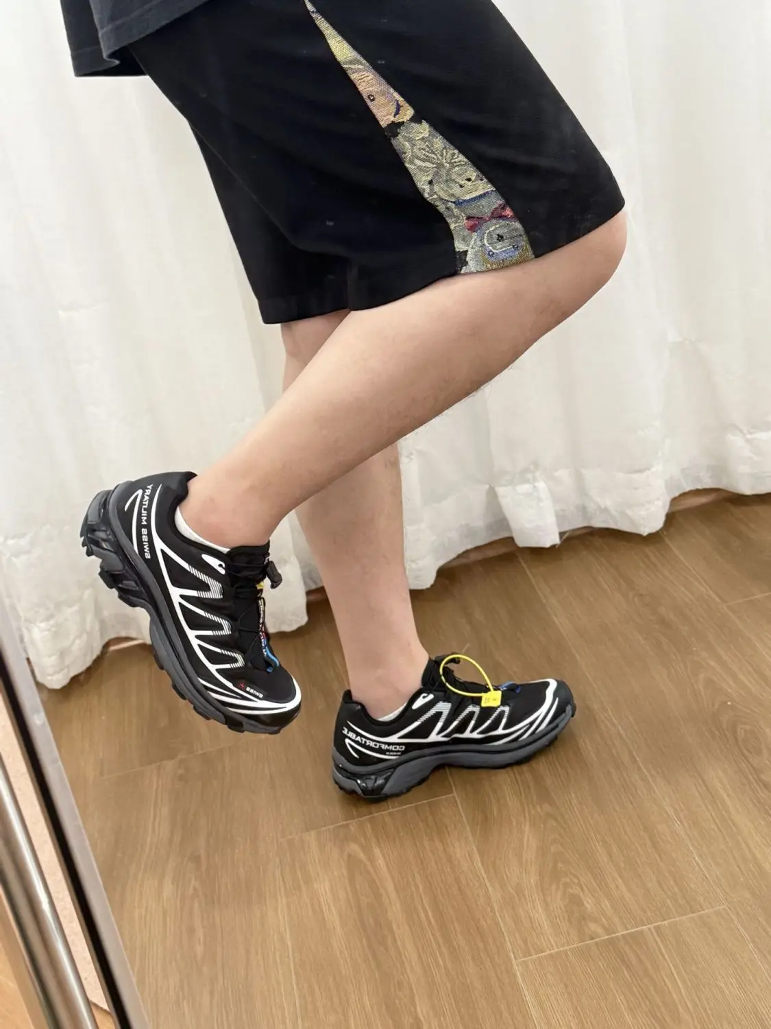 

New Hot Sale Professional Breathable Table Tennis Shoes Badminton Training Shoes Neutral Comfortable Sports Shoes Very Good