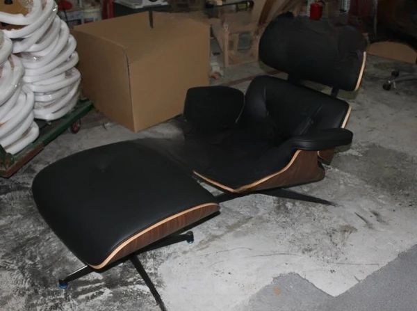 Lounge Chair - Black Imported Leather Lounge Chair Comfort Chair Mushroom Chair