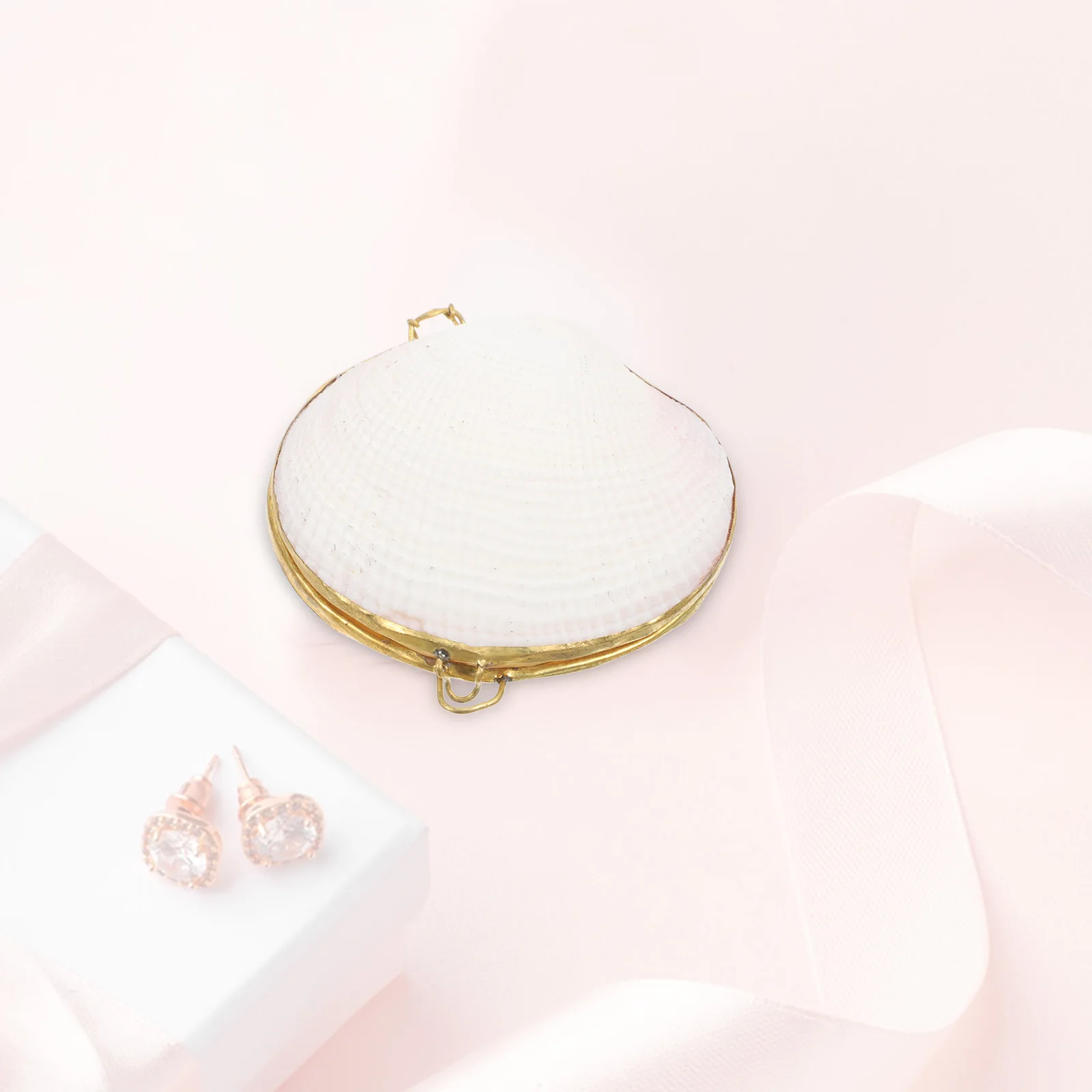 

1Pcs Shell Jewelry Box Retro Natural Shell Material Compact Design for Engagements Proposals Wedding Day Jewelry Storage Case