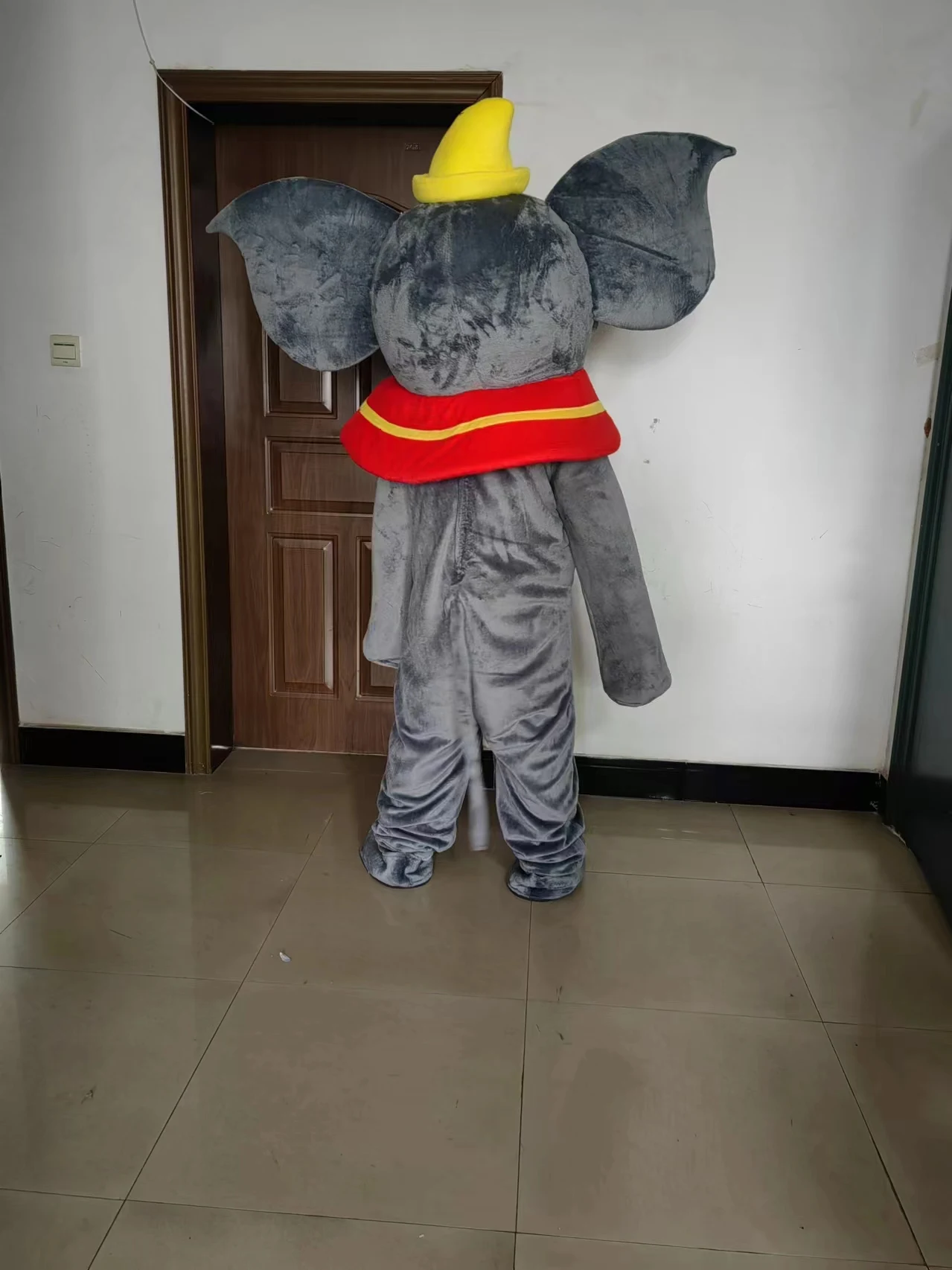 Traje cinzento bonito do mascote do elefante, vestido de Natal do luxuoso, mascote Halloween