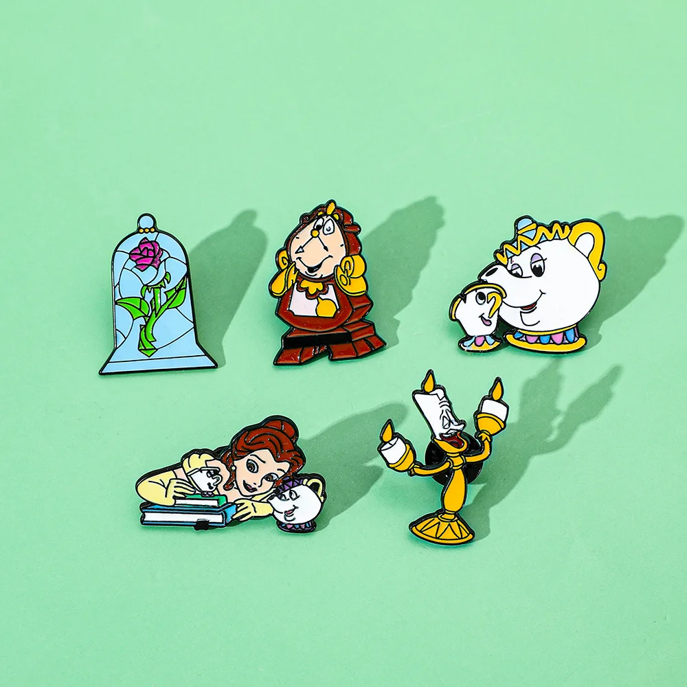 1 Juego de broches esmaltados de La Bella y La Bestia de Disney, insignia de dibujos animados, bolsa de tetera rosa, alfileres de solapa, accesorios de regalo, joyería