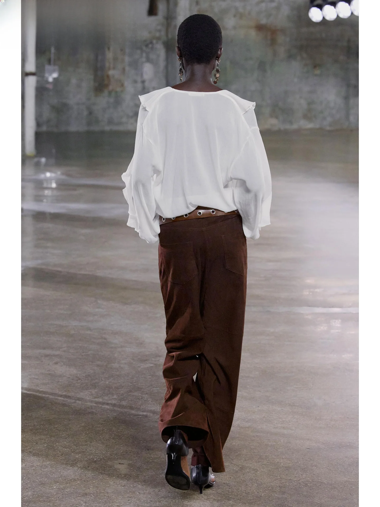 

ZAPRHA Faionable Long Sve V-Ne Layered Decoration irt Summer 2025 Casual Loose Fit Thin Material Women's irt