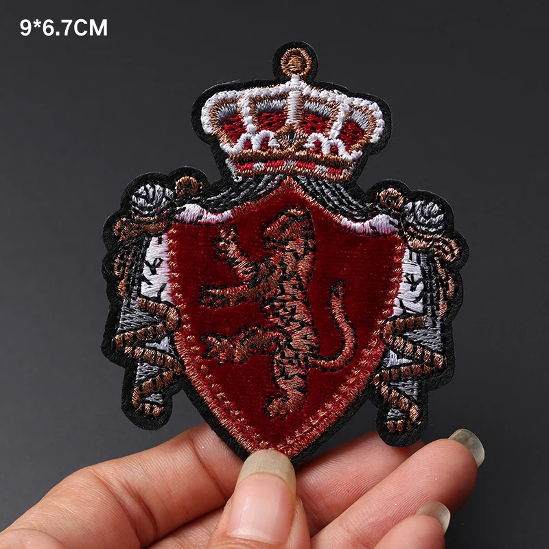 Lion Crown Size: 9x6.7cm Iron-On Patches Clothe Embroidery Applique Sewing Supplies Decorative Badges Classic Nostalgia