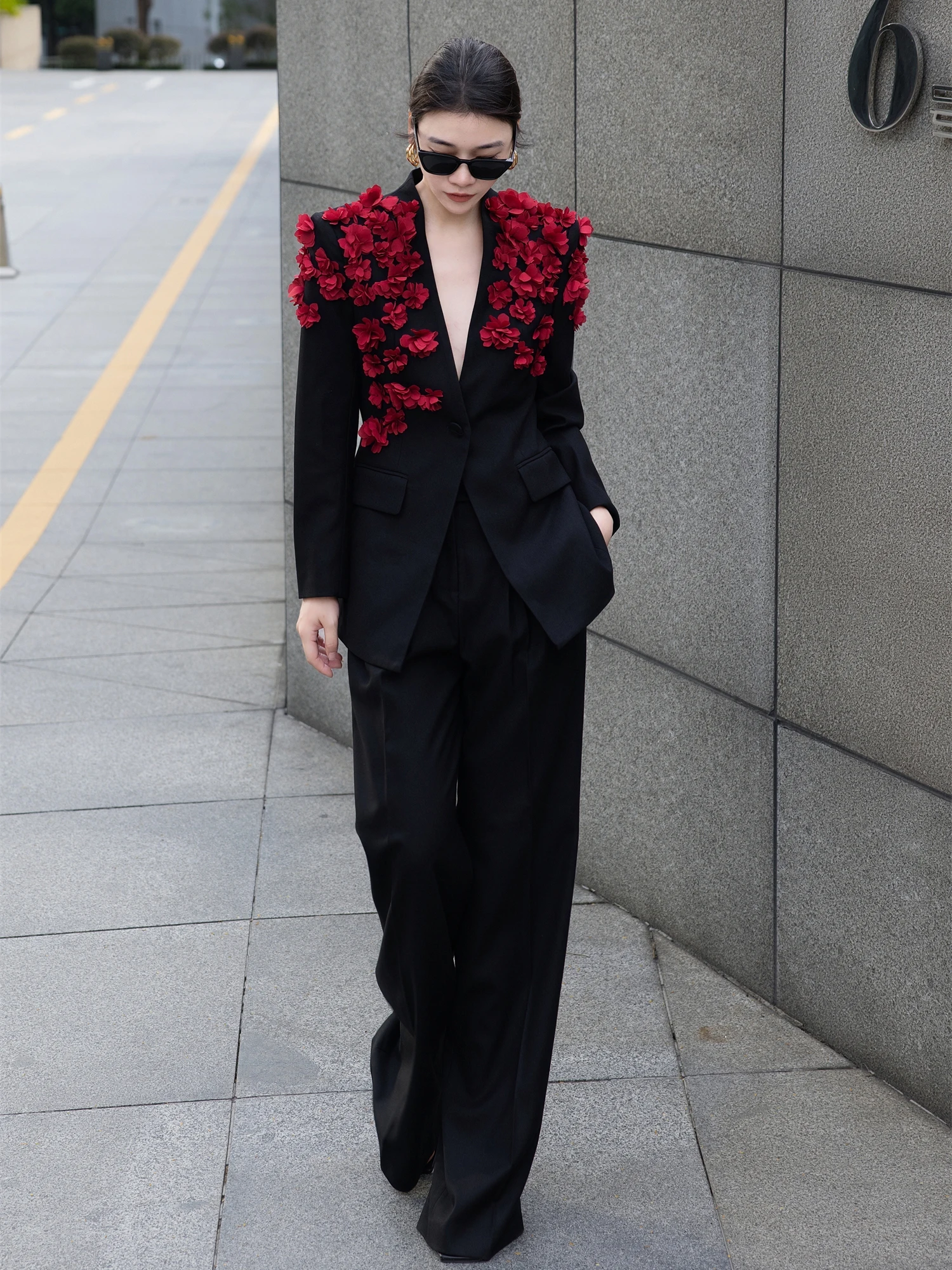 

Элитный профессиональный костюм, коллекция Осень 2025, с 3D-дизайном «Сакура», комплект из двух предметов, для деловых встреч, модные длинные брюки, женский костюм