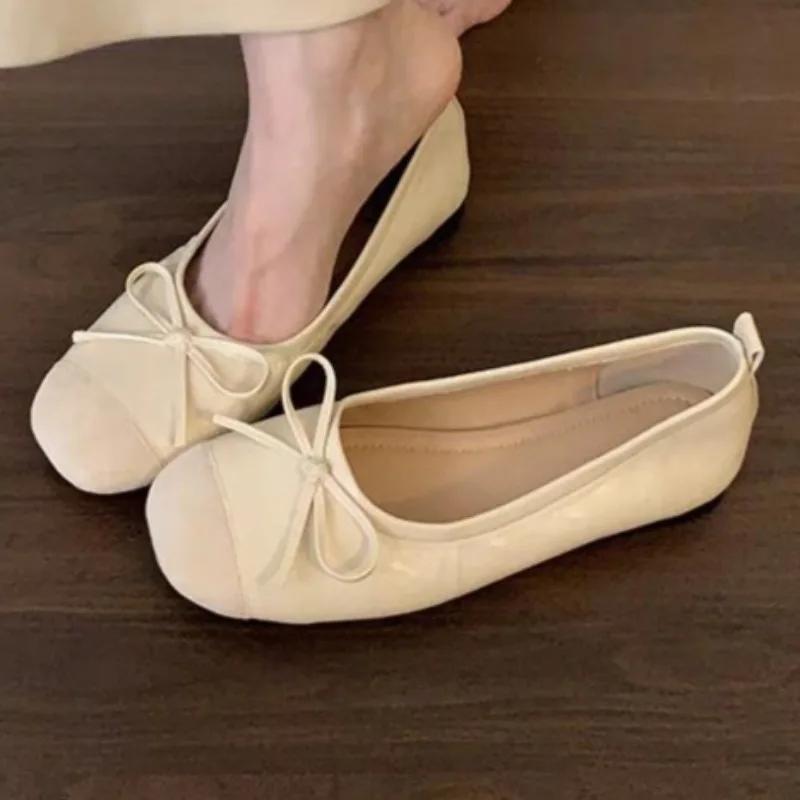 Autunno da donna nuovo stile moda punta tonda designer fondo morbido antiscivolo scarpe basse mocassini con bocca superficiale da passeggio all'aperto