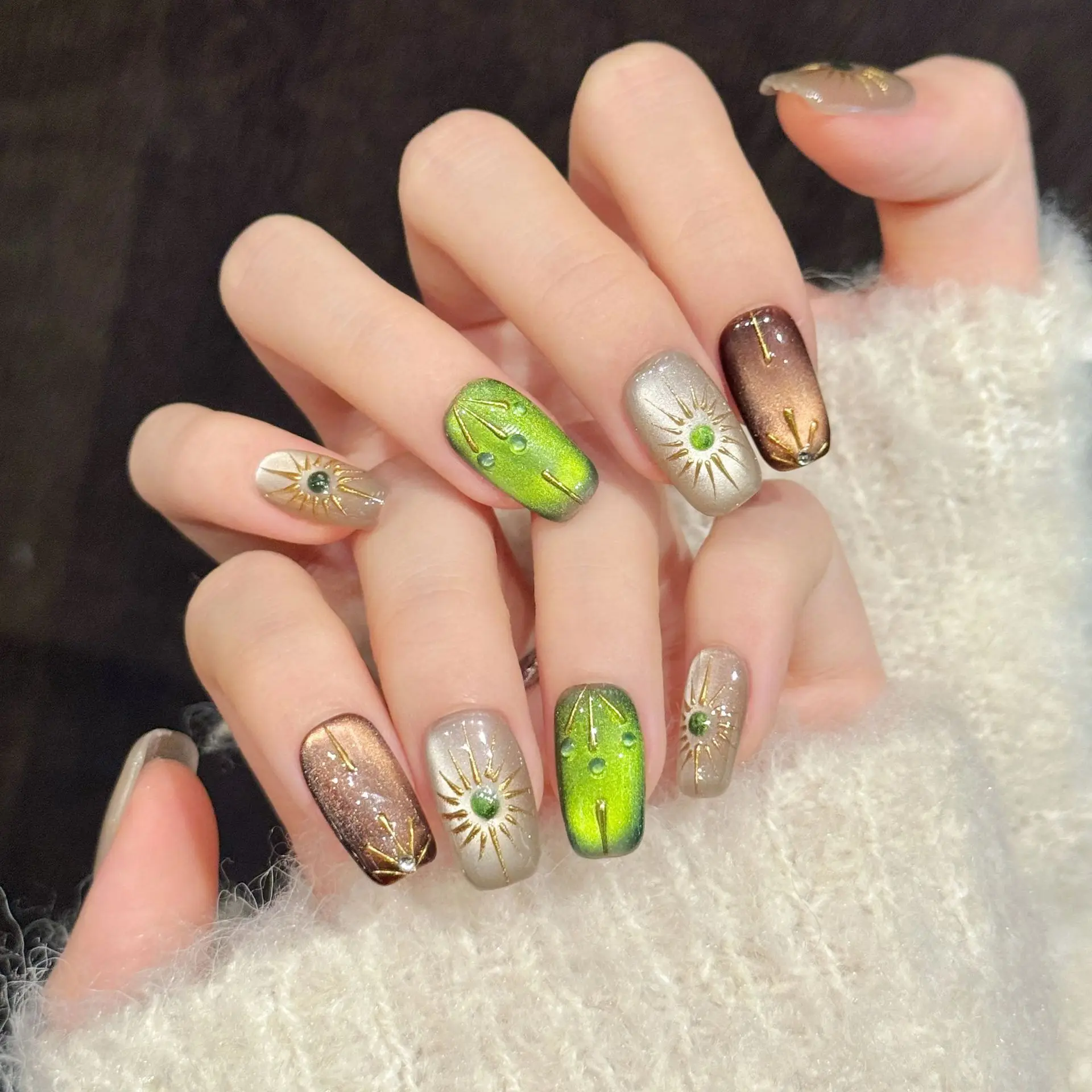 10 قطعة الصحافة اليدوية على الأظافر الزمرد عين القط الشمس الله التغطية الكاملة مسمار تلميح للنساء والفتاة قصيرة للإزالة يمكن ارتداؤها وهمية مسمار