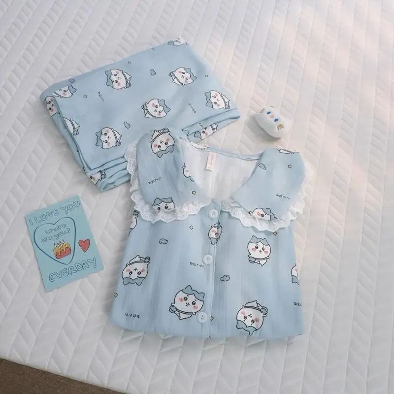 

Комплект пижамы из 2 предметов: топ и брюки с аниме-принтом Chiikawa, домашняя одежда с мультяшным рисунком Hachiware, хлопковая пижама с длинными рукавами и длинными брюками