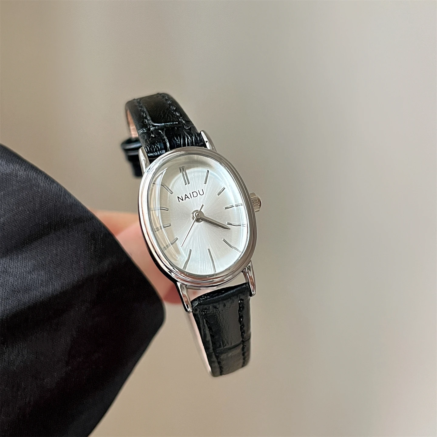 Elegant Women'S Watch With FrenchStyle High-End Feel, Fashionable And Versatile GlassRetro Temperament Preppy Style Quartz Watch