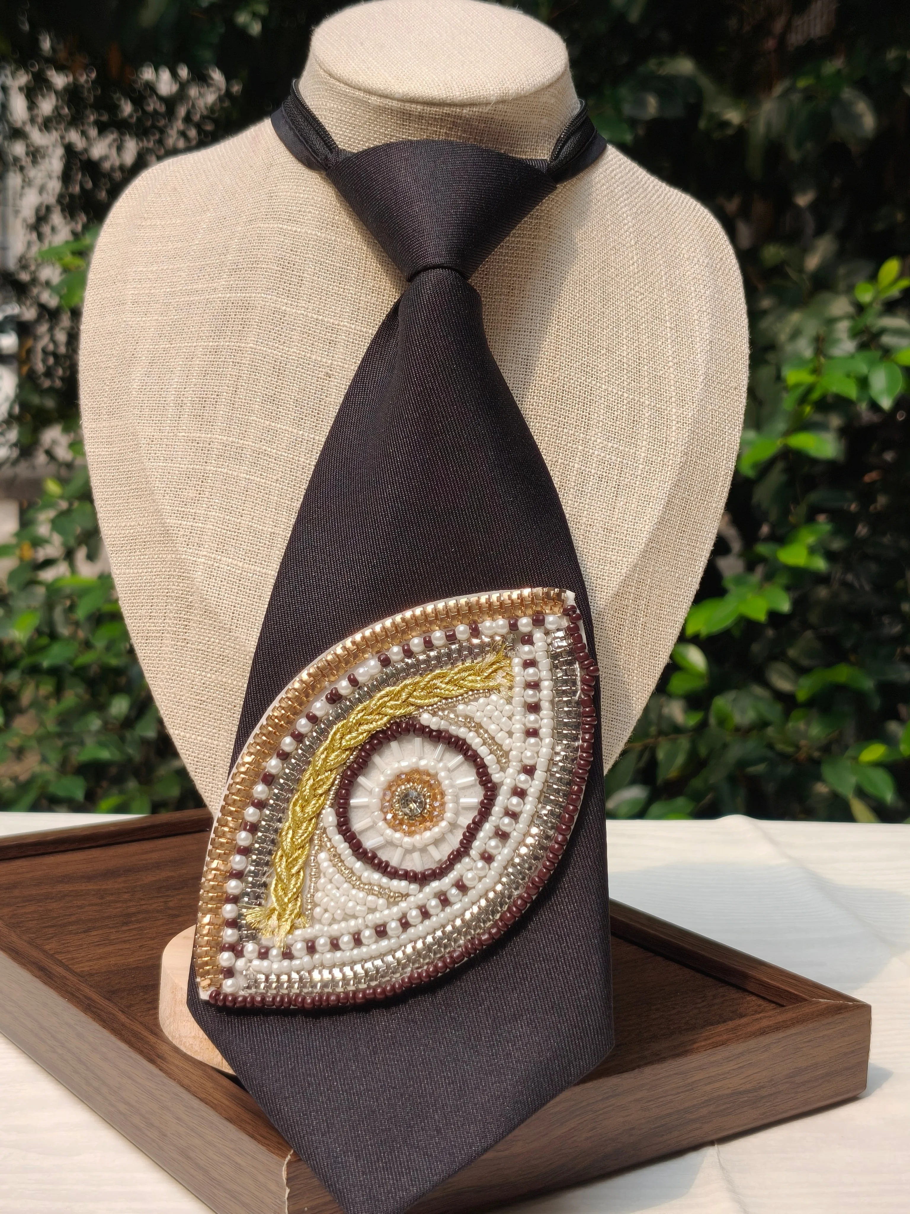 

Devil's Eye Beaded No-Tie Tie Black Heavy-Duty Luxury Lazy Zipper Tie