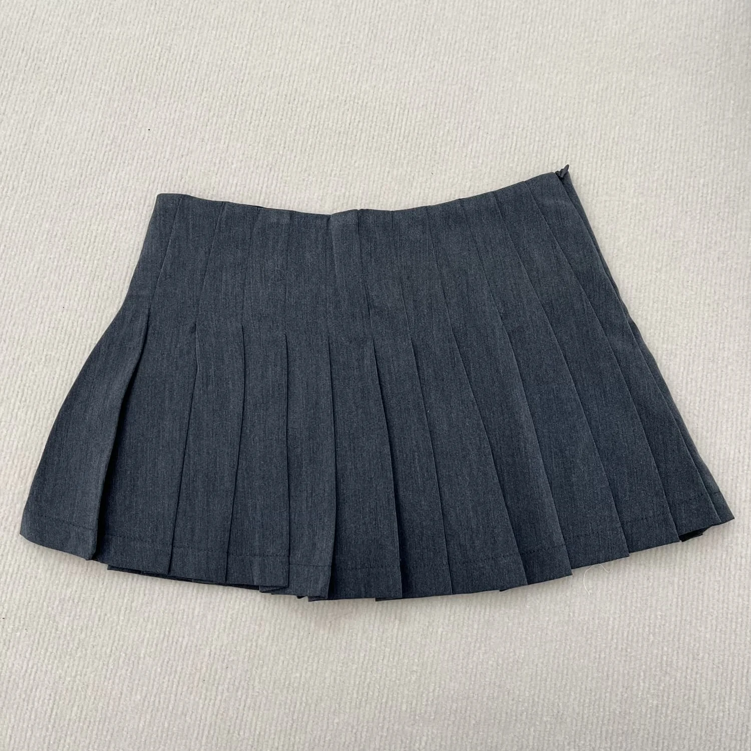 Kar&Otza women's clothing 2024 autumn and winter new suit half skirt wide pleated high waist college style high-end gray mini sk