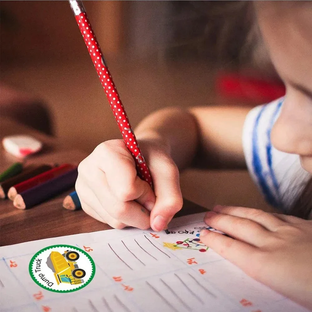 子供用漫画ステッカー、建設用ステッカー、車、輸送、トラックのパターン、報酬8デザイン、ロールあたり500個