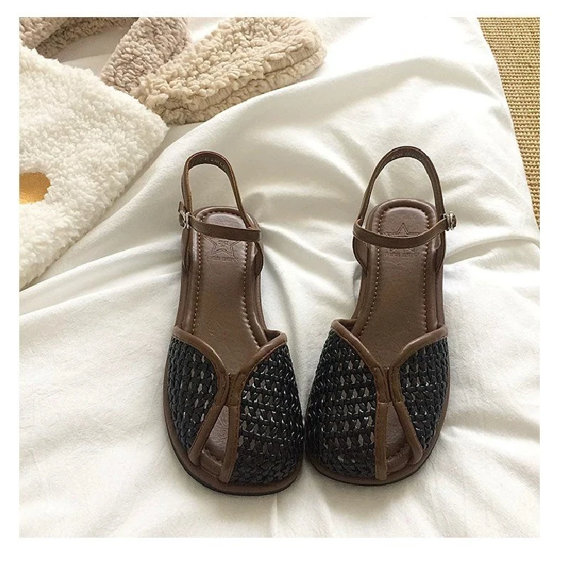 Women's Woven Closed Toe Flat Sandals 2026 Summer New Retro Slingback Buckle Casual Breathable Low Heel Shoes