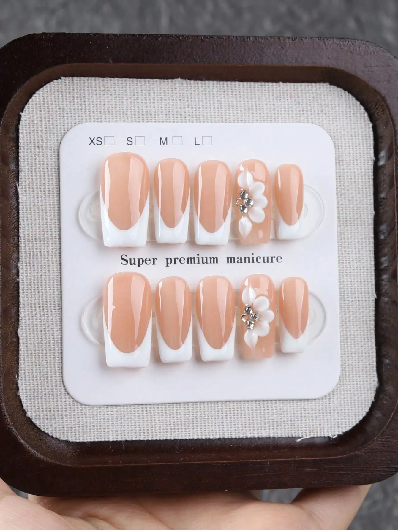 10 Pieces of Medium-Length Rectangular Press-On Nails, Classic French White Tip Style, Decorated with 3D White Flowers and Silver Rhinestones; Reusable Full-Cover False Nails, Suitable for Daily Use, Weddings, Dates, Parties, and Are Suitable for Both Women and Girls