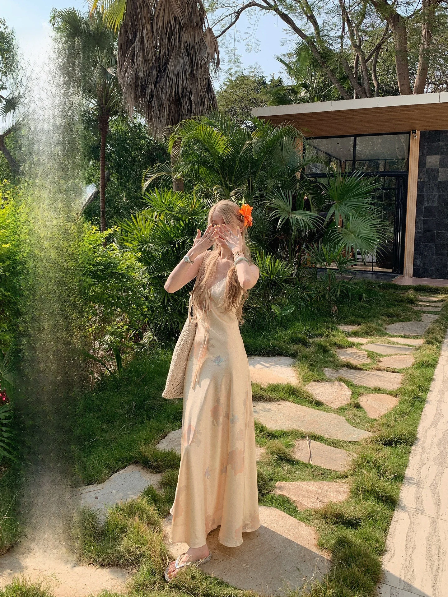 

Loose A-Line Midi Dress Strapless Sleeveless Girl Style Bow-Knot Long Skirt for Ladies Spring City Walk Polyester Fiber