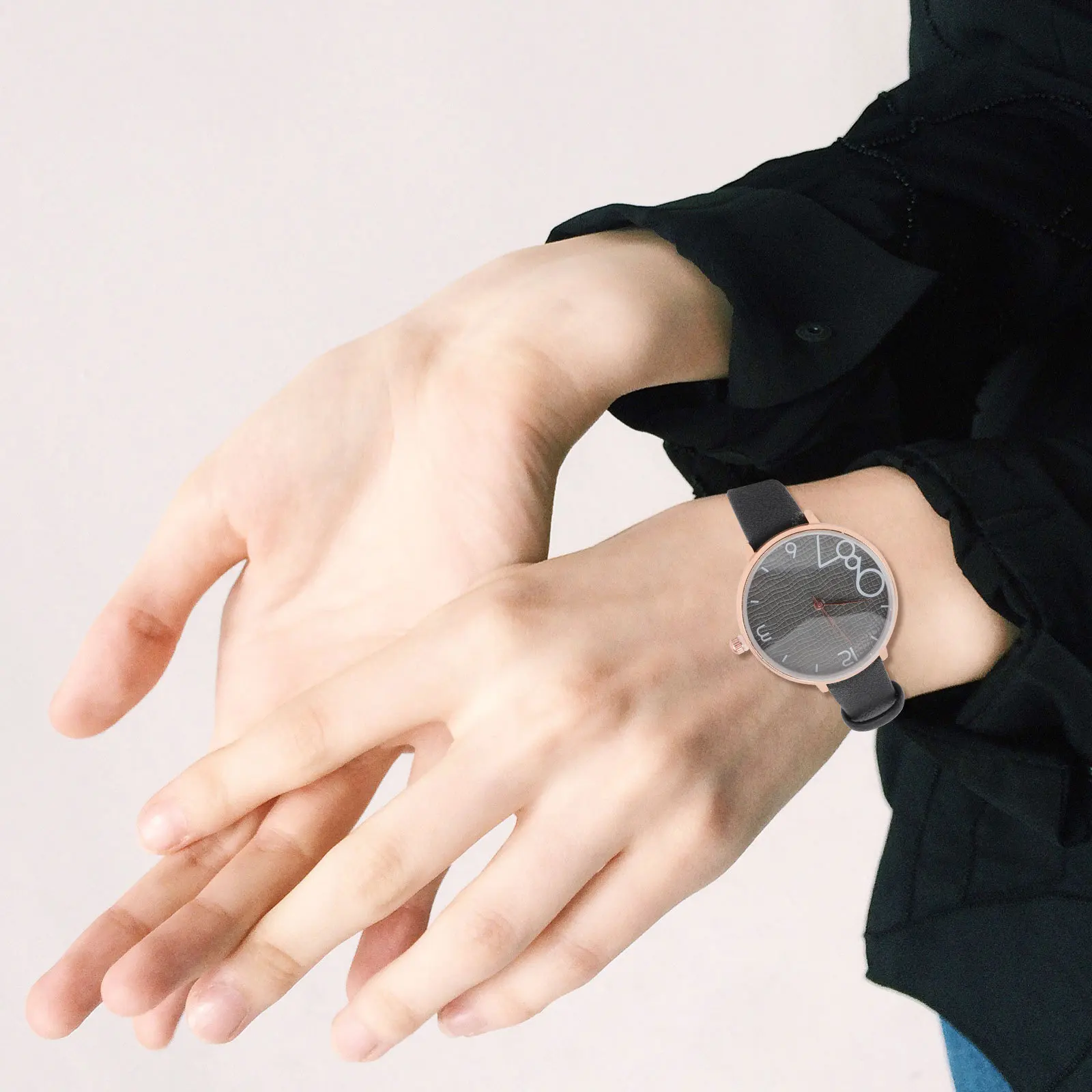 

1Pcs Lady Quartz Watch Classic Solid Colors Comfortable Strap Durable Adjustable Elegant Women Wrist Watch Fashion