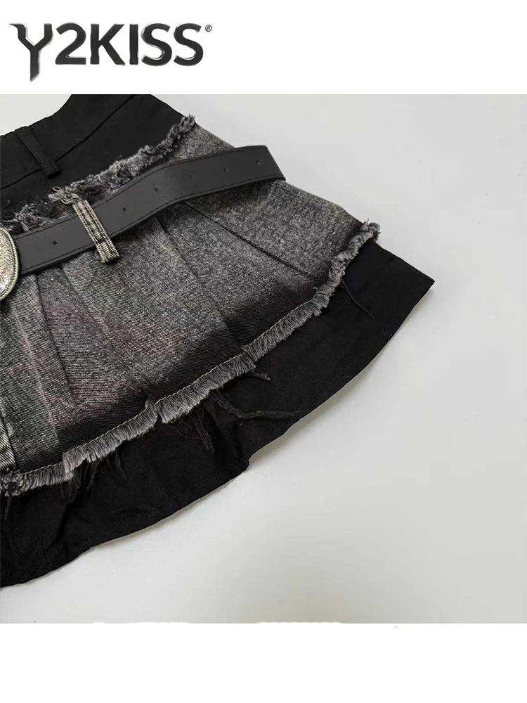 กระโปรงยีนส์สั้นสไตล์เกาหลี ยุค 2000 สำหรับฤดูร้อน ดีไซน์ Y2K แบบปะต่อ สไตล์ฮาราจูกุ อีเกิร์ล ทรงเอไลน์ ยีนส์ยุคใหม่ แนวกยารุ โคเก็ตต์