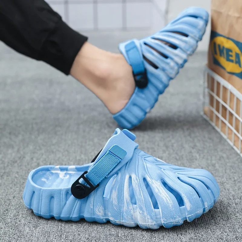 Рисунок 6 - Летние мужские и женские тапочки