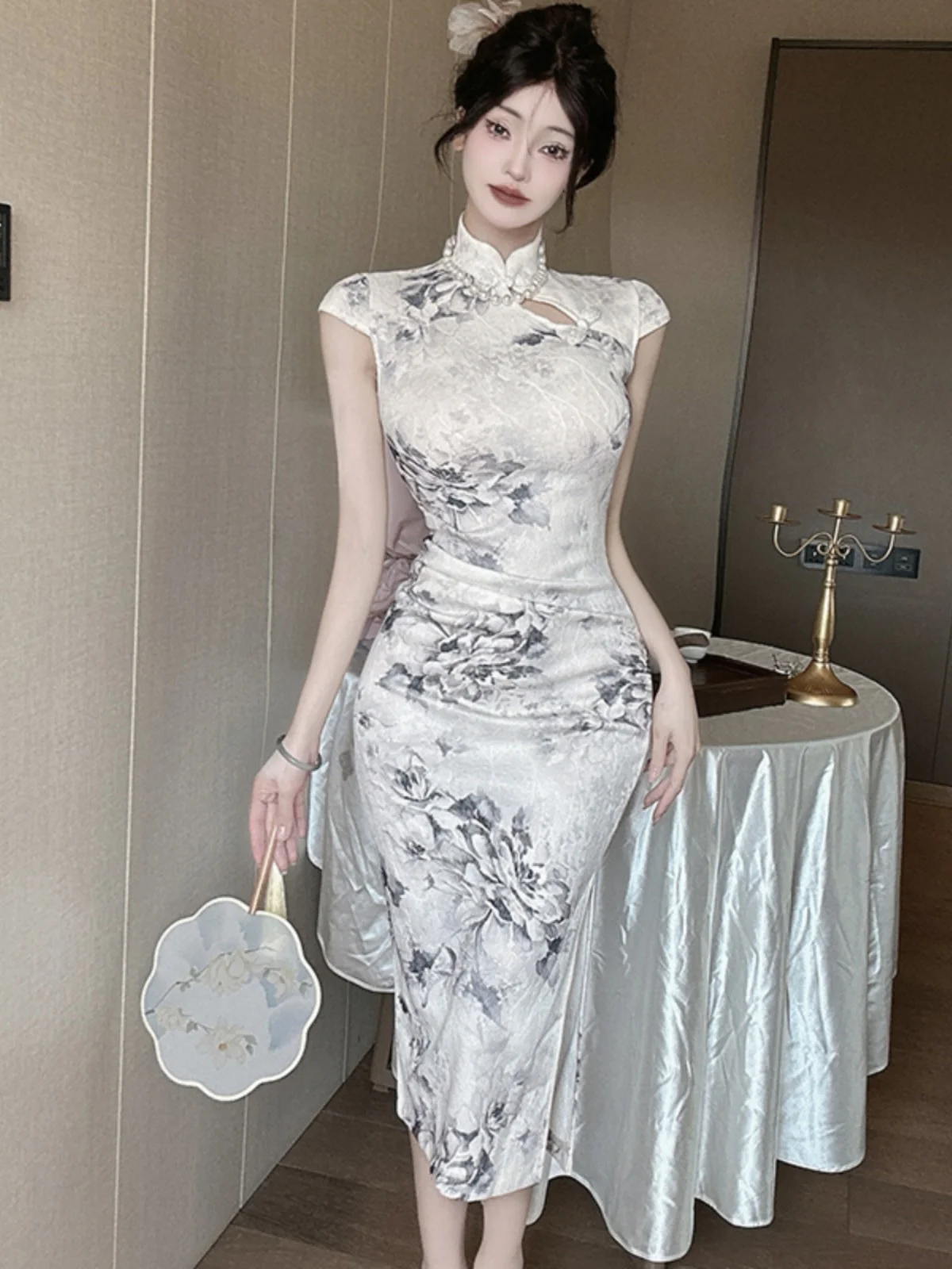 

Ele Chinese Sle Midi Qipao Dr with Slit And Embroidered Floral Design for Women Low Cut Ele ort Sve Dr
