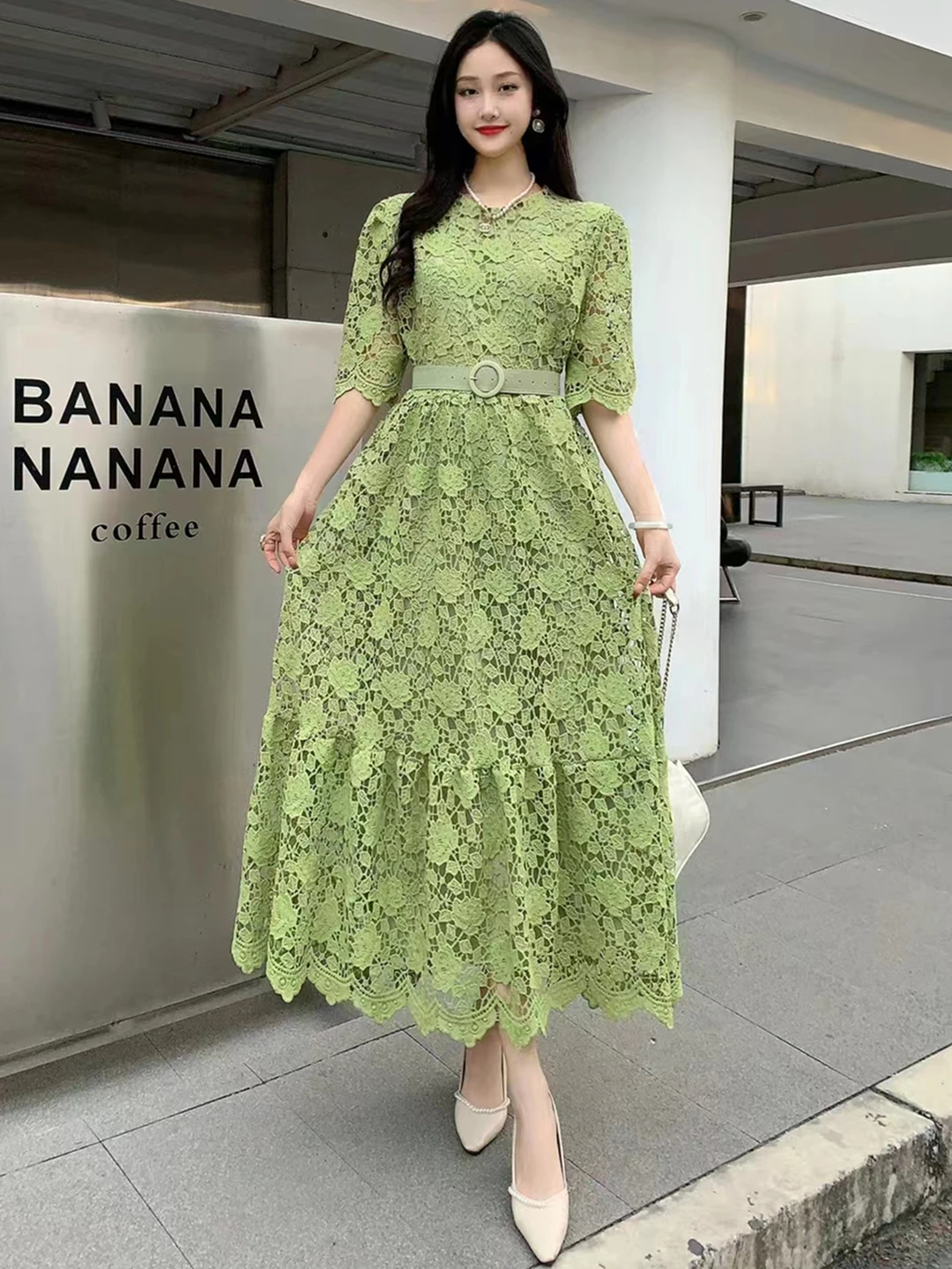 2023 neue Frühling Sommer Frauen Halbarm Gürtel schlanke lange Kleid hochwertige Blumen aushöhlen chemische Spitze Runway Kleid 6 Farben