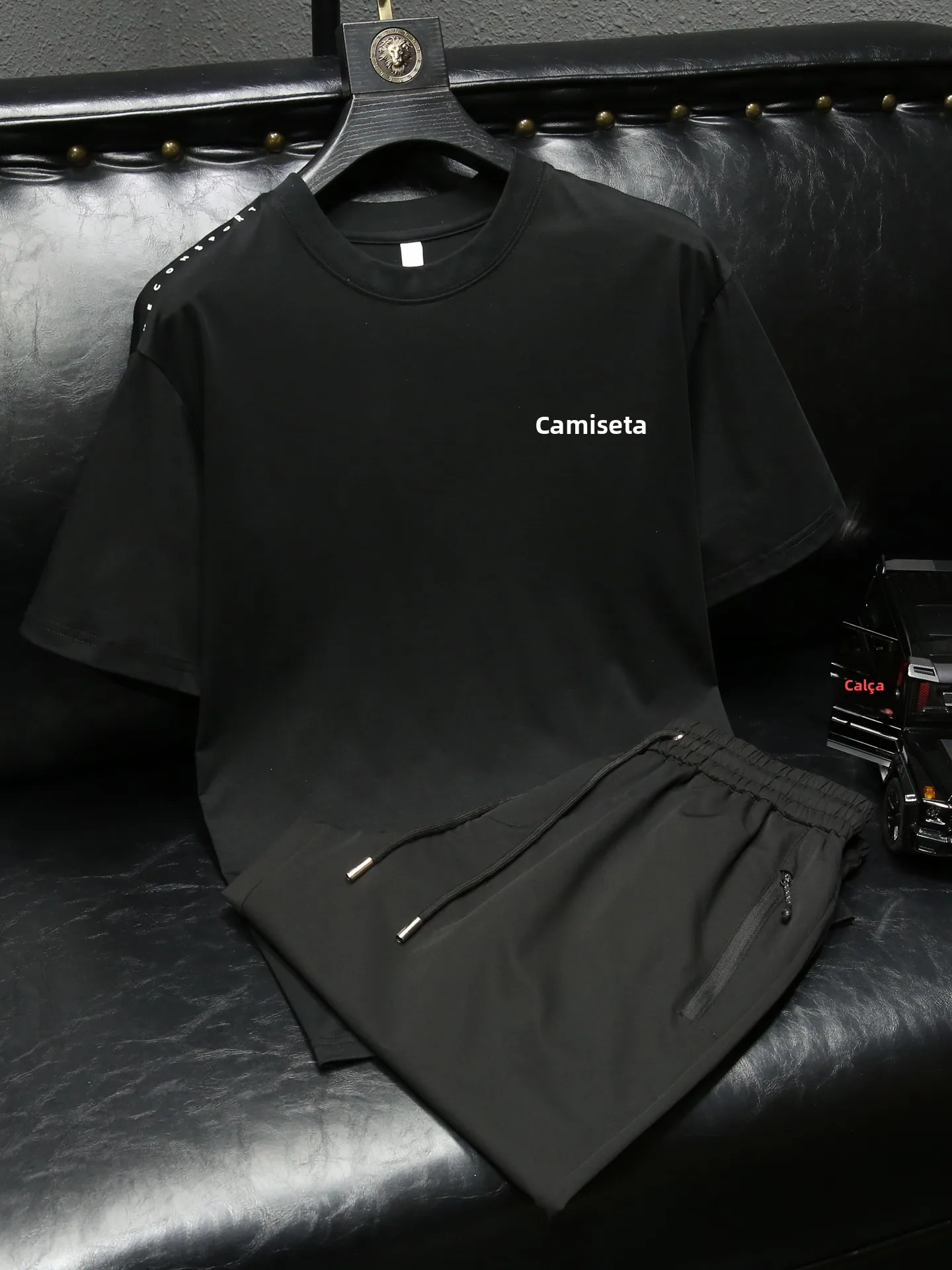 Conjunto Casual de Camiseta de Manga Curta e Shorts para Homens, Moderno, de Verão, em Tecido de Algodão, Comprimento Cinco Q...