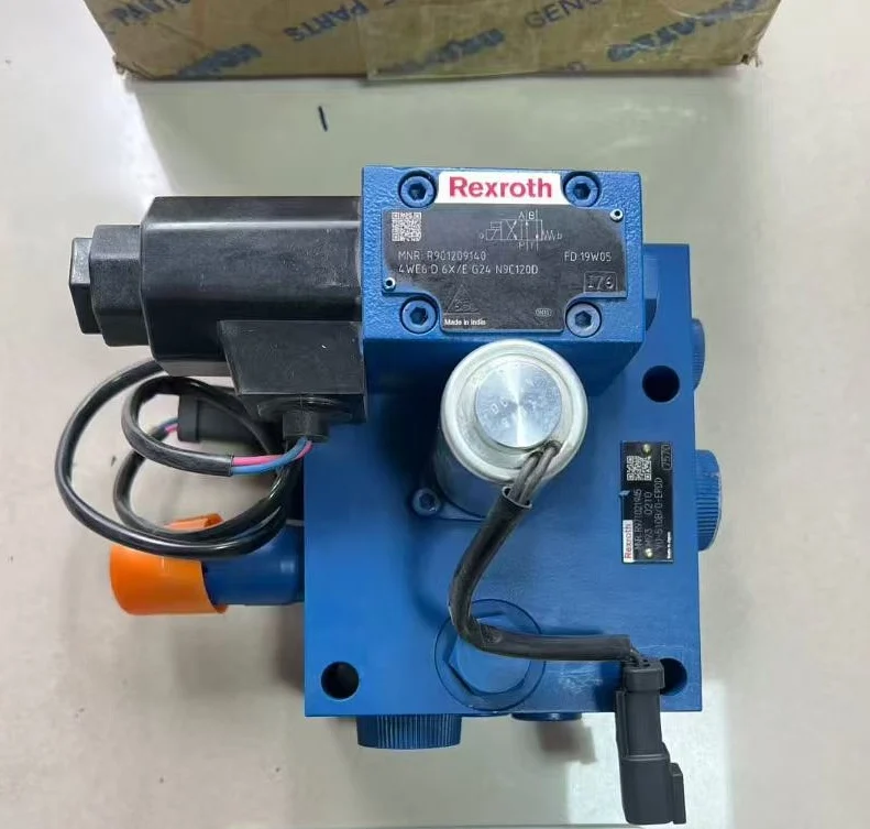 KOMATSU Valve Assembly 56B-43-12402 566-61-81490 01010-81225 01643-31232 HD325-7 Mining Dump Truck Hydraulic Valve