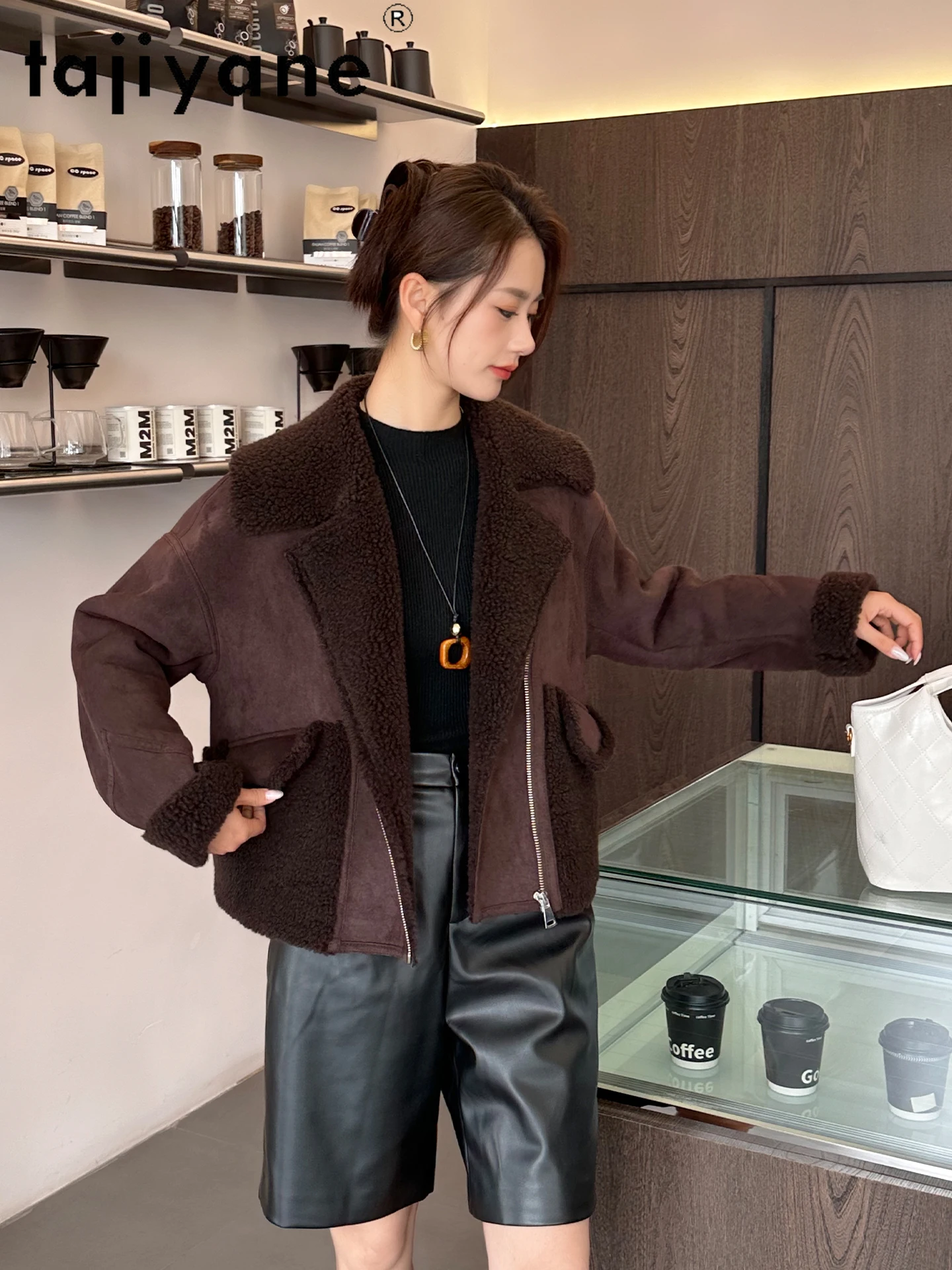 เสื้อโค้ทขนสัตว์แท้ 100% จาก TAJIYANE สำหรับผู้หญิง แจ็คเก็ตสั้นเก๋ไก๋ ขนแกะตัดแต่ง  แฟชั่นฤดูหนาวปี 2025 เสื้อผ้าผู้หญิง ชูบา เจนซิอา