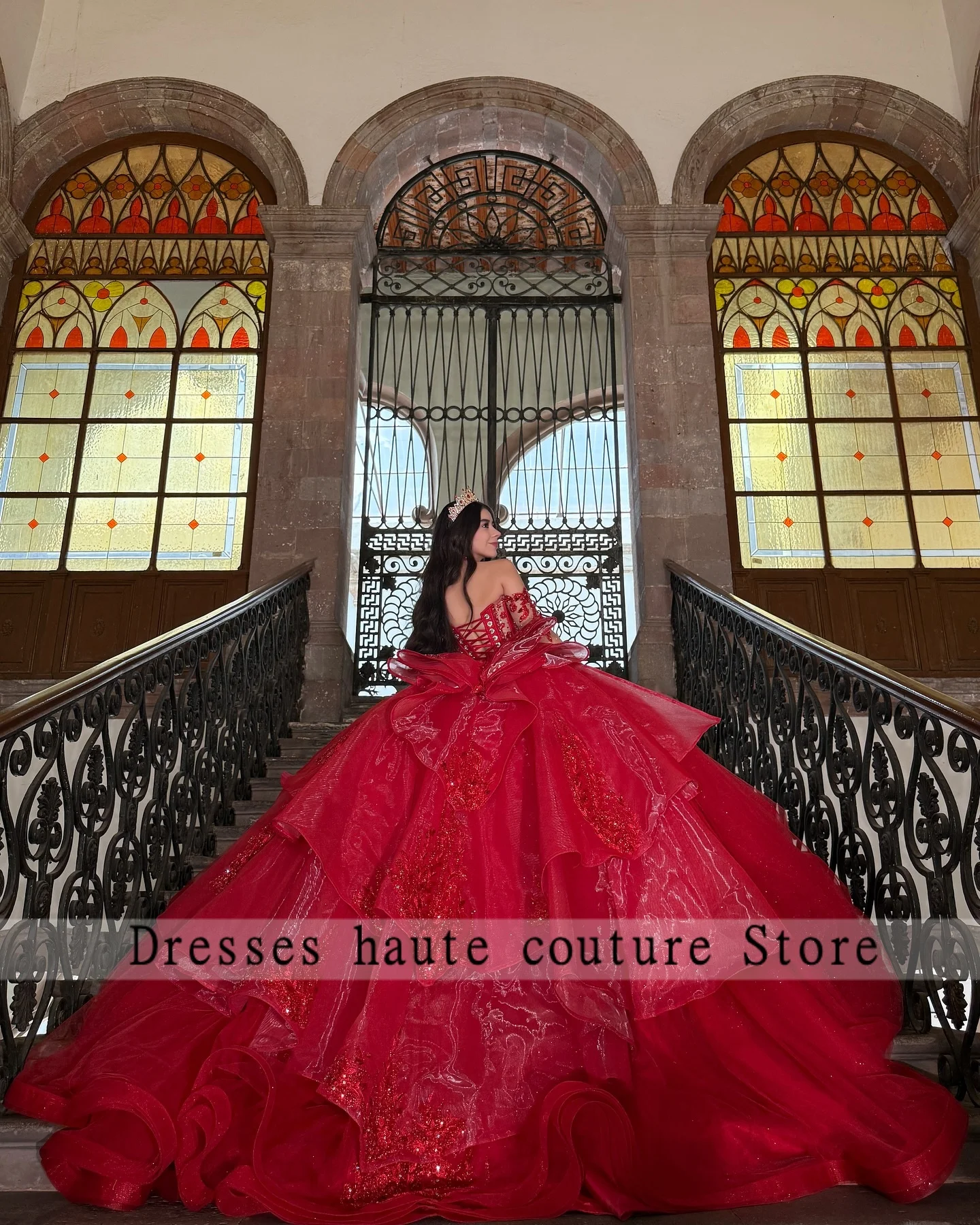 Robes de Quinceanera rouge brillant de luxe pour 15 Anos Appliques manches longues nœud à plusieurs niveaux froncé robes Para Quinceanera personnalisé