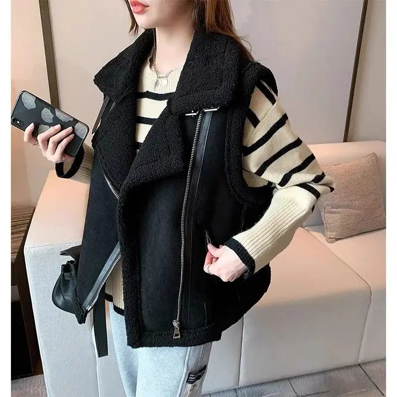 Fashion Brown Suede Lamb Hair Vest for Women with Plush Front and Back Wearing Jacket 2024 Autumn/winter Fur Integrated Vest