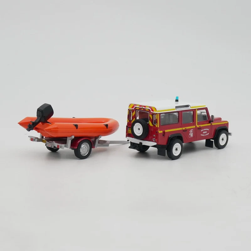 Diecast Ixo 1:43 escala Land Rover Defender remolcador motor de bomberos francés coche en miniatura de aleación juguete coleccionable regalo exhibición de recuerdo