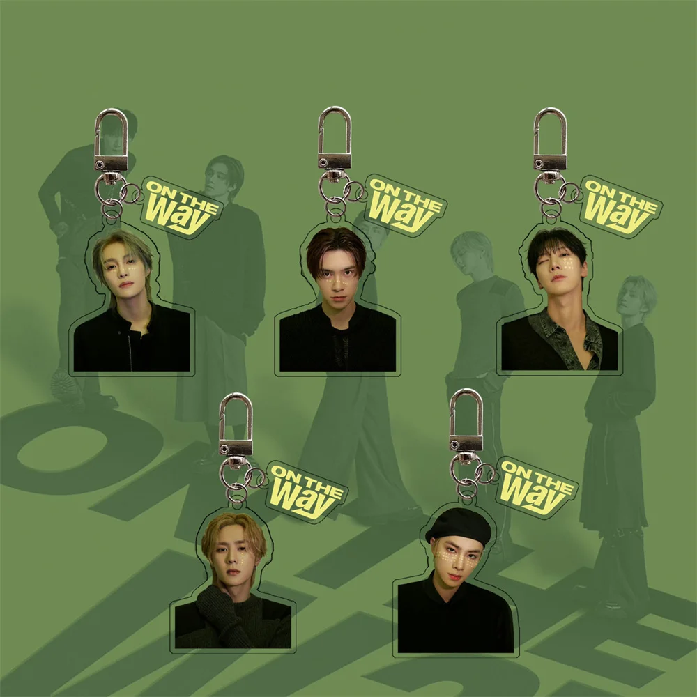 2pcs/Set Kpop Album ON THE Way Keychain Figure Printing Double Sides Acrylic Pendant Accessoris WINWIN TEN YangYang Fans Gift