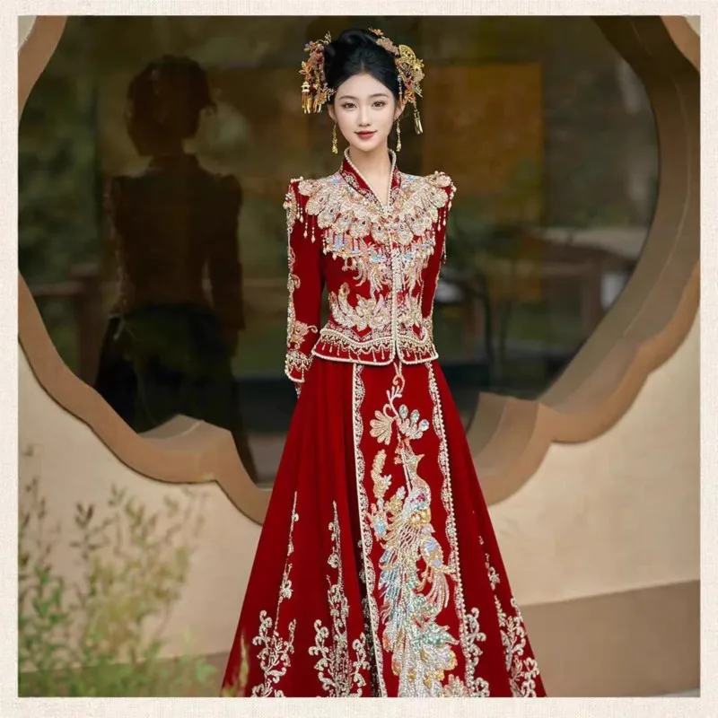 

New velvet wedding dresses for brides heavy and fitted gowns toasting are now available