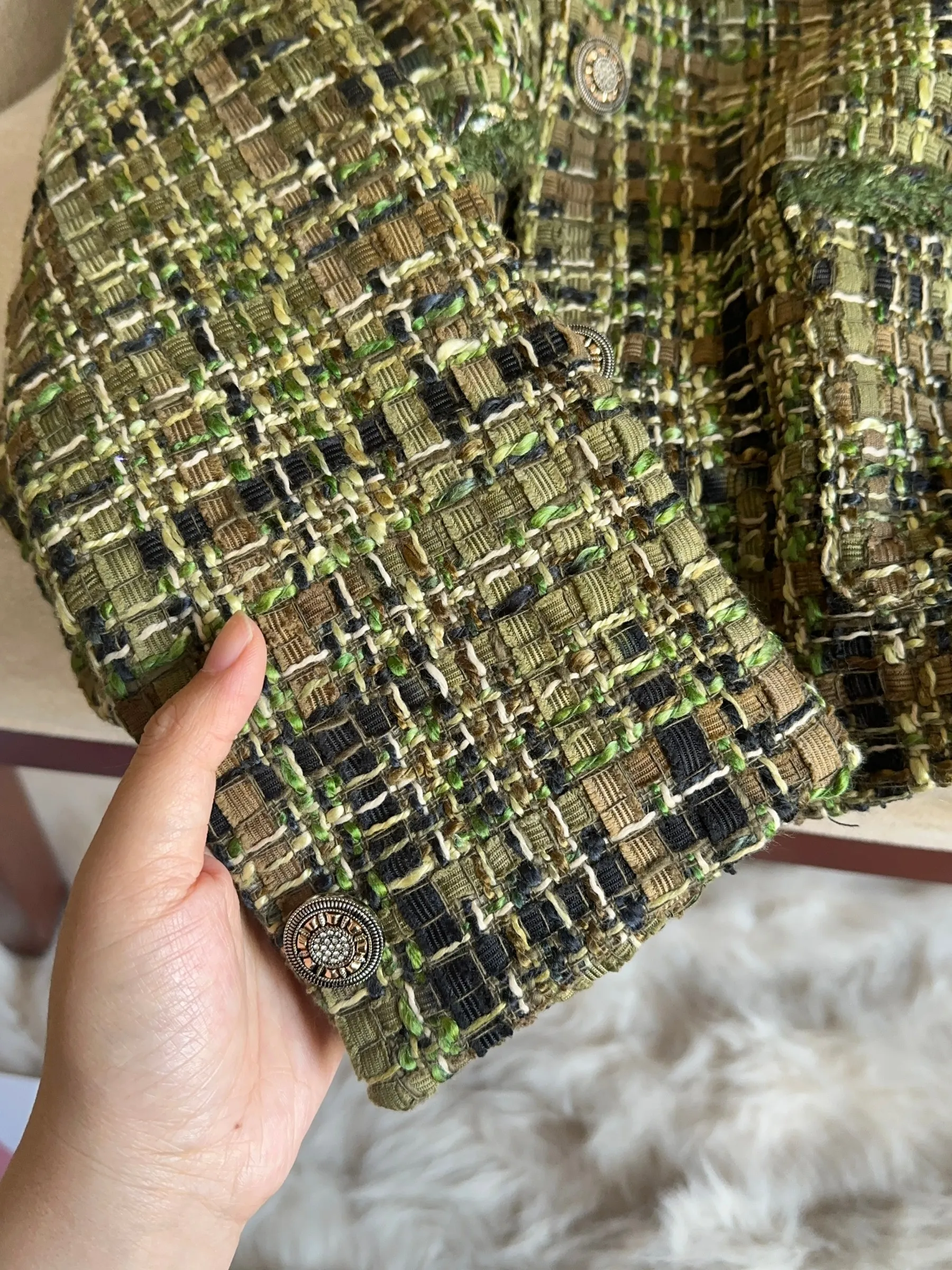 เสื้อโค้ทผู้หญิงสไตล์เรโทร รุ่นใหม่ประจำฤดูใบไม้ร่วง-ฤดูหนาว ปี 2024 ให้ความรู้สึกหรูหรา ผ้าทวีด รุ่น A7866 เหมาะสำหรับใส่ทำงาน ทรงหลวม แขนยาว