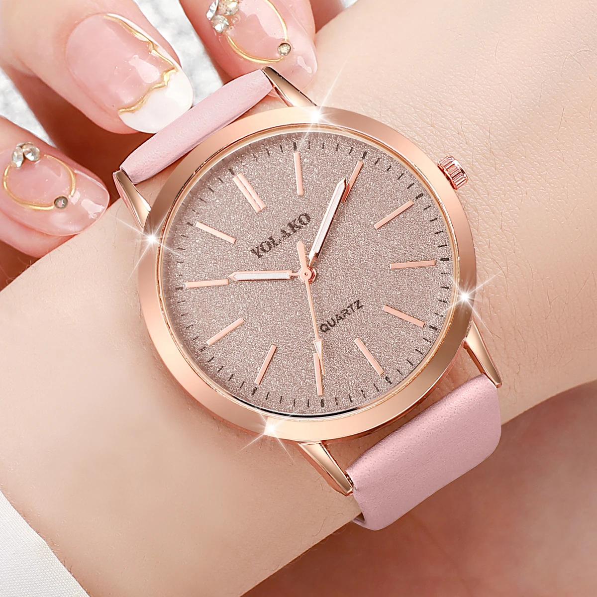 Fashion Matting Dial Women\'s Quartz Watch Leather Band Ladies Dress Watches