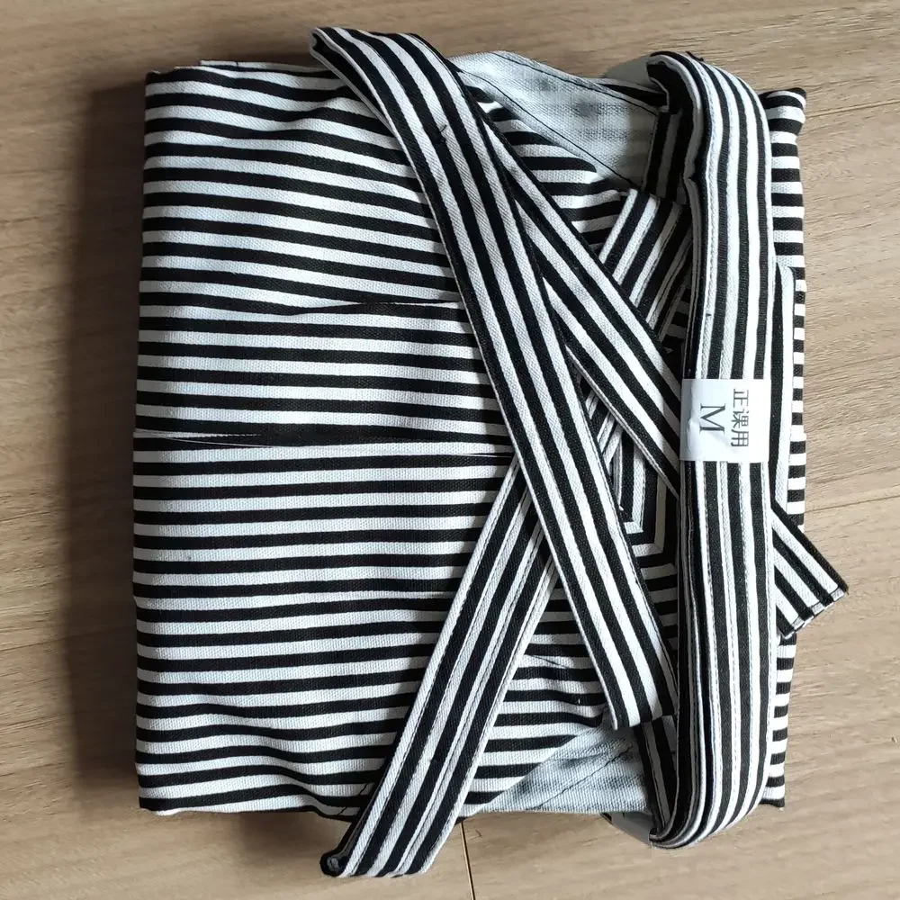 Kendo giapponese tela di COTONE di alta qualità Hakama Pantaloni di arti marziali Pantaloni Hapkido gonna Kendo a righe bianche e nere