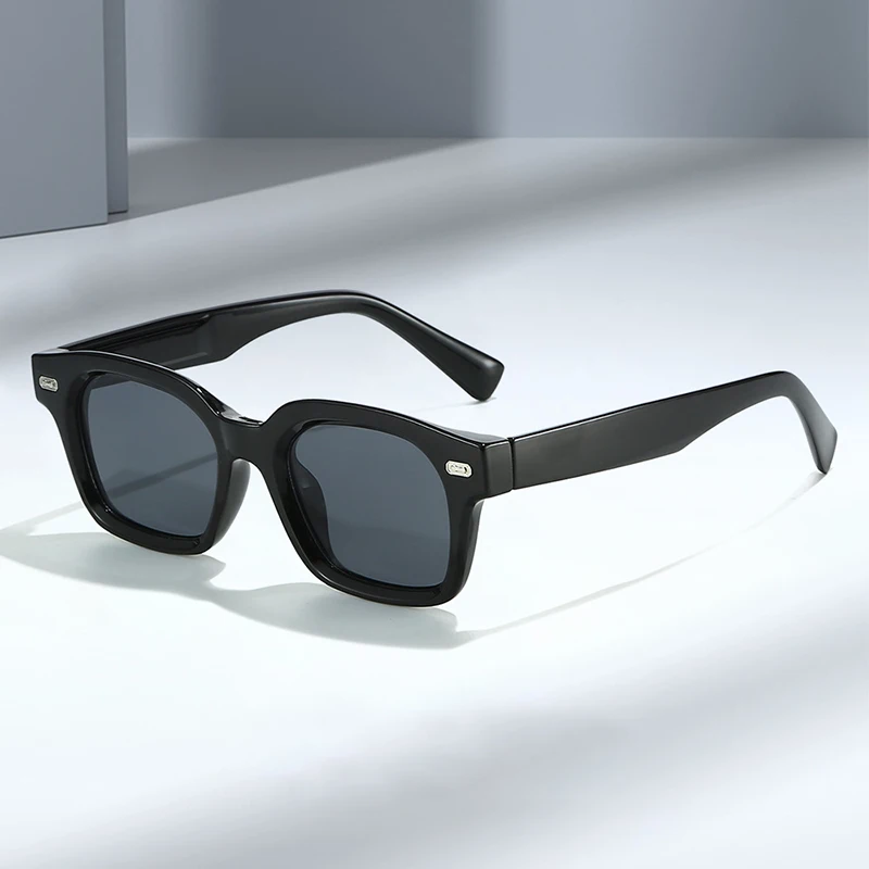 SO & EI جديد مربع النظارات الشمسية النساء موضة الأزرق الأرجواني ظلال UV400 الرجعية المسامير الرجال واضح مكافحة نظارات الضوء الأزرق الإطار