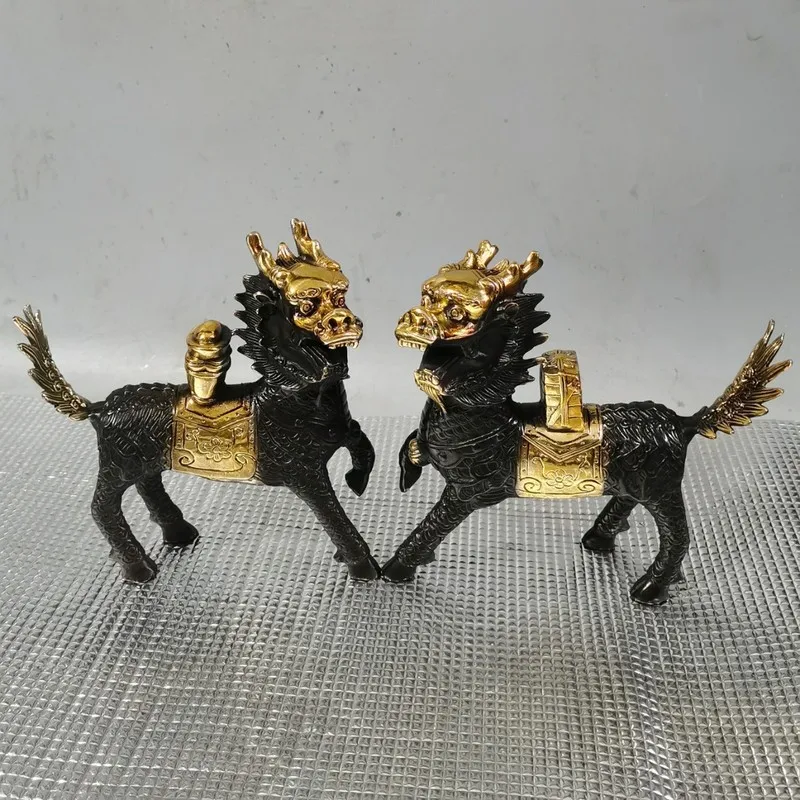A pair of gold-plated copper-colored ornaments for desktop display, home living room craft gifts, Kirin bronze pieces