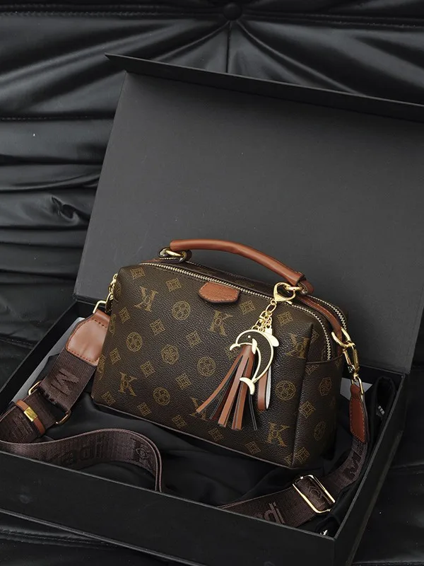 

2025 Vintage Boston Bag, Women's Luxe Crossbody Purse, Winter Chic Shoulder Tote, Minimalist Day to Night Bag Textured Sling Bag