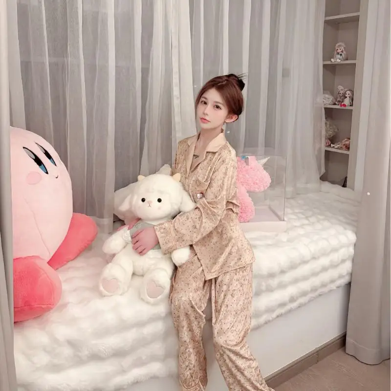 

Золотой бархатный зимний пижамный комплект Sanrio Girl для отдыха, сохраняющий тепло, кавайный пижамный комплект с v-образным вырезом и комиксами Hello Kitty, одежда для отдыха на улице