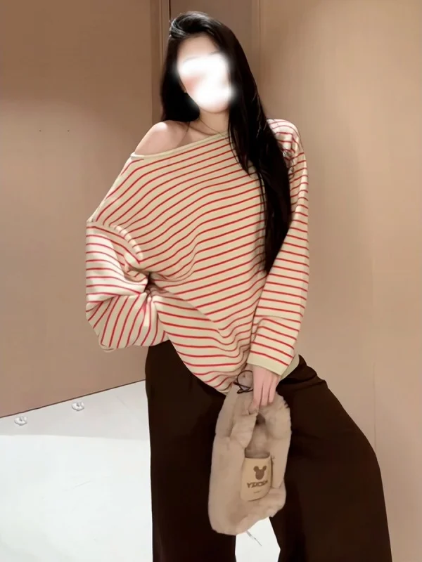 

Женский свободный вязаный свитер с асимметричным вырезом и цветными полосками, весна 2026, новинка, повседневный комфортный трикотаж