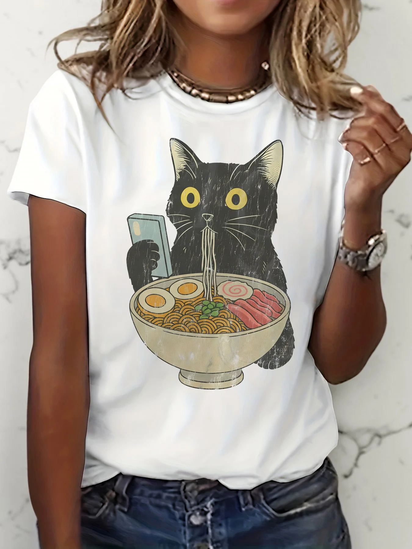 Humorous Graphic T-shirt Tee Japanese Style Black Cat and Ramen Noodles Kawaii Anime Cat T Shirt Summer Women Clothes