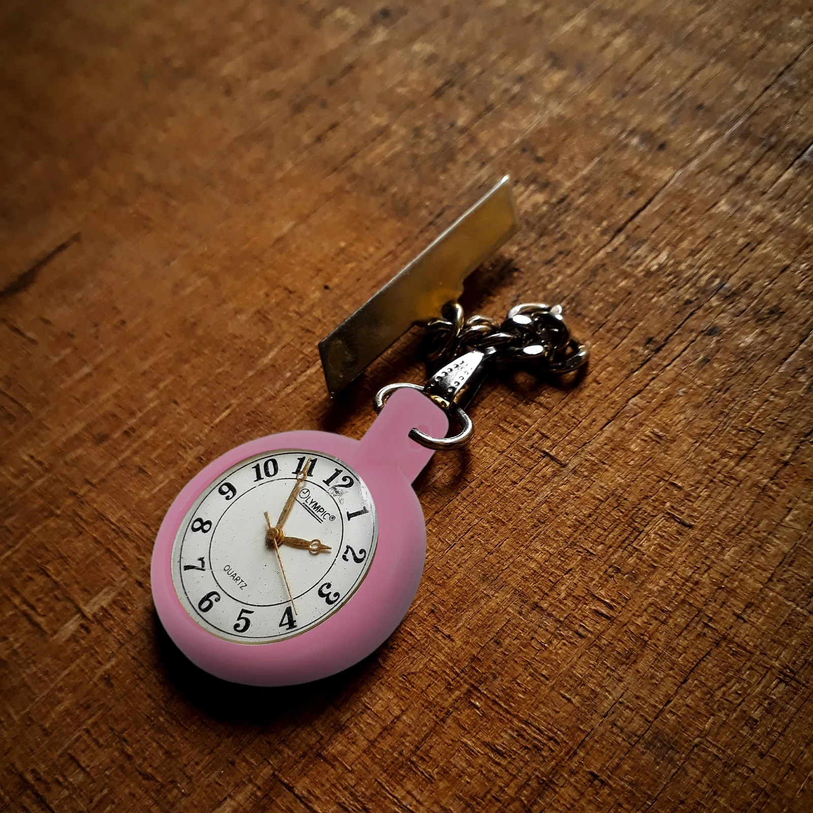 

8Pcs Silicone Watch Protective Shell Stylish Round Nurse Cover Anti-Scratch Protective Case Pocket Watch Accessories