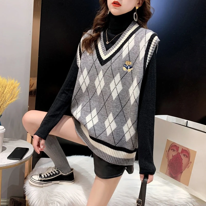 Red Knit Vests For Women Sleeveless Waistcoat Winter 2025 Aesthetic The Trip Clothing Trend On Offer Embroidered Lady Sweaters