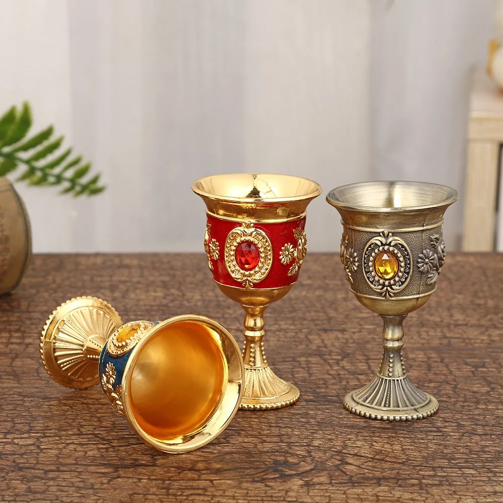 Elegant Vintage Medieval Rose Embossed Goblet Zinc Alloy Mini Liquor Cup Anti-break Spirits Cup Bar