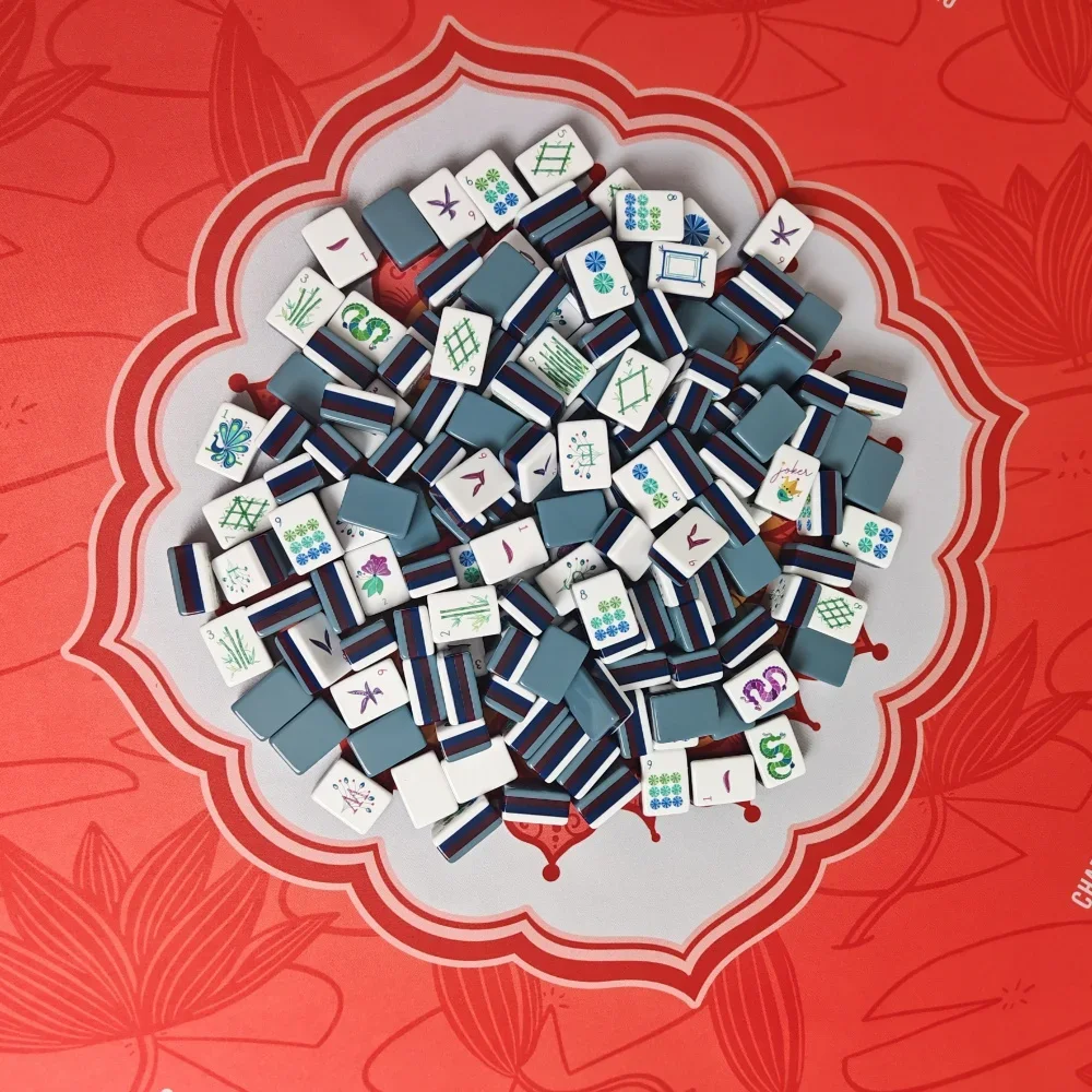 Four Layer Acrylic Travel Mah Jongg Sets Grey Blue Mahjong Tiles Customized Luxury Engraved American Mahjong Set for Board Games