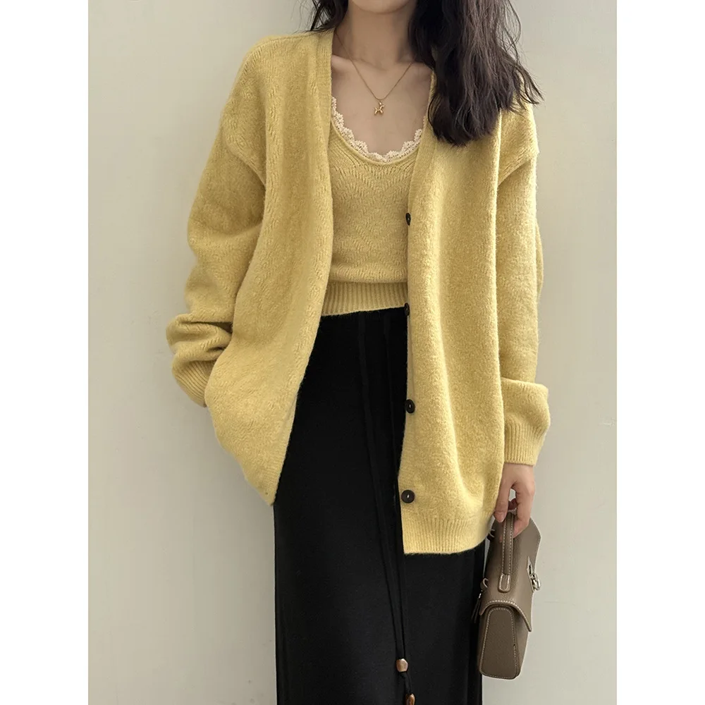 

Women's Wind Pure Color Lace Knitted Cardigan Autumn Temperament Sweater Vest and Top Two-Piece Set