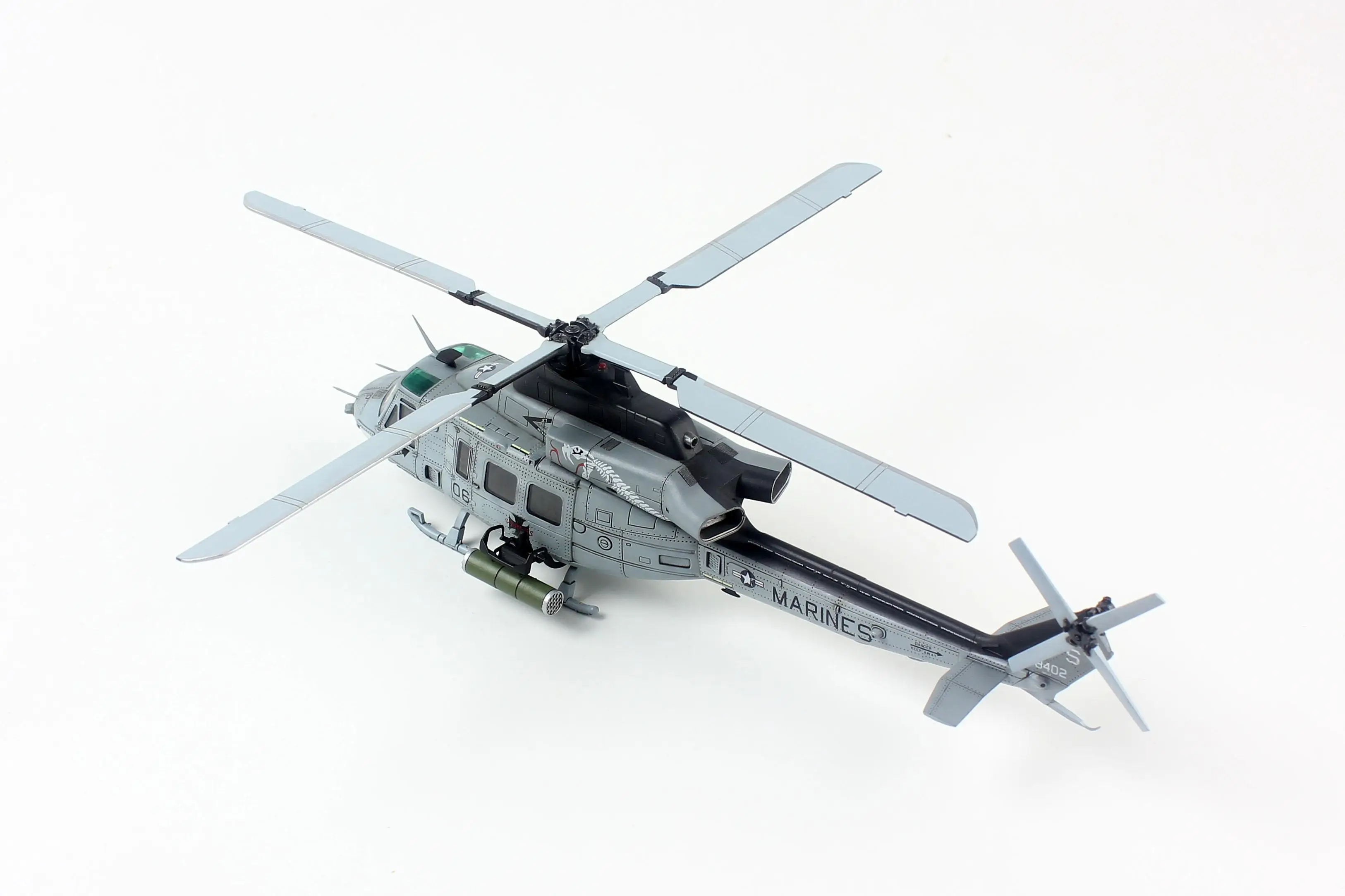 プラスチック製のヘリコプターキット,dm720018 1/72 UH-1Y \'venom \'usmc,プラスチックモデル