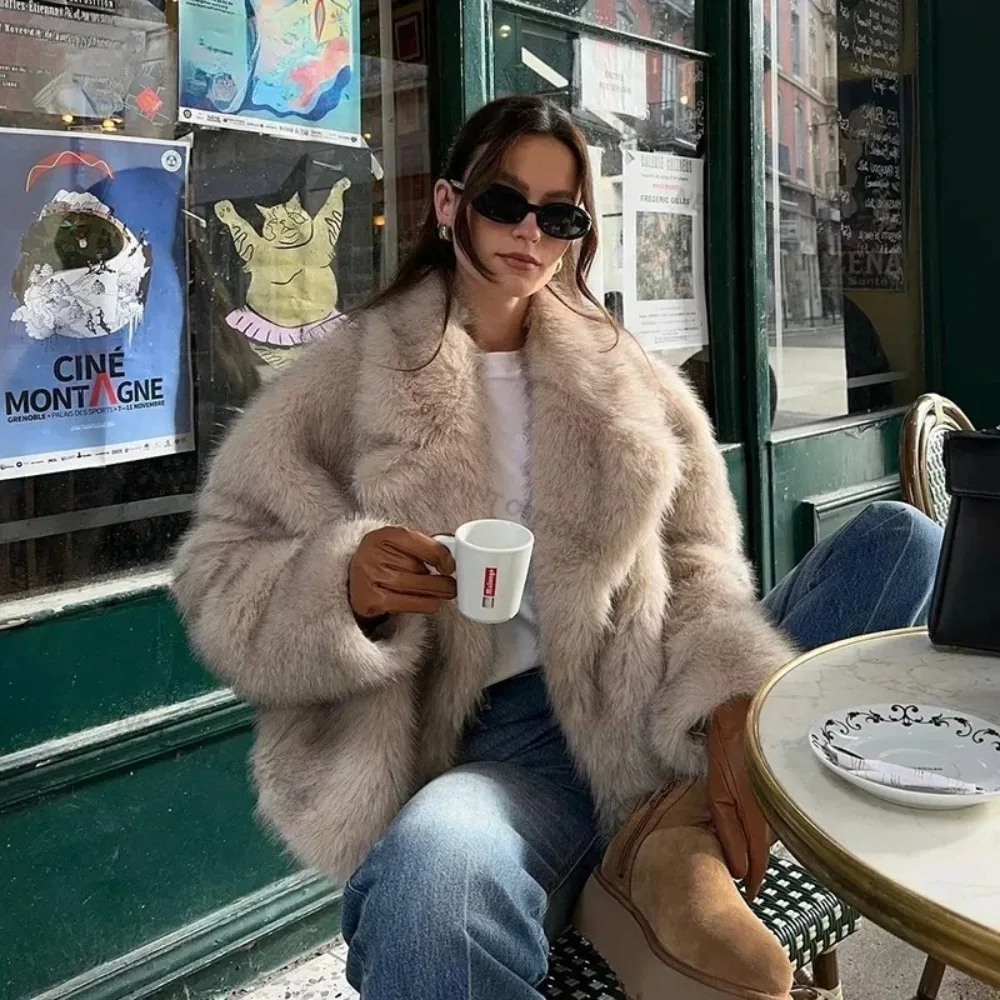 

Fake Fur Coat Chic Street Girls Gradient Faux Jacket Women Winter 2025 Fashion Fluffy Fox Fur Coat Female Luxury Outerwear